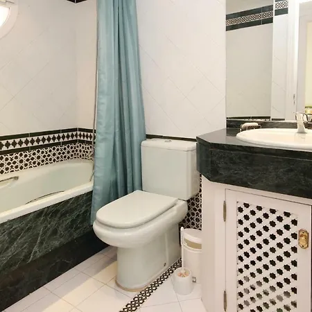 Dom wakacyjny Three-bedroom Holiday In Estepona