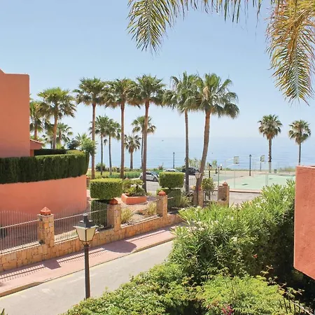 Three-bedroom Holiday In Estepona