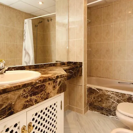Dom wakacyjny Three-bedroom Holiday In Estepona