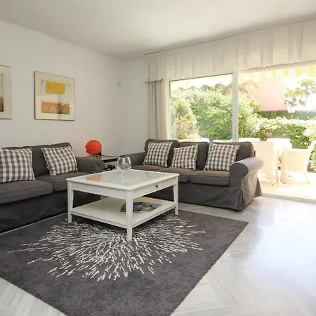 Three-bedroom Holiday In Estepona
